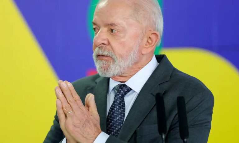 Lula denuncia esquema e diz que regras foram afrouxadas no governo passado