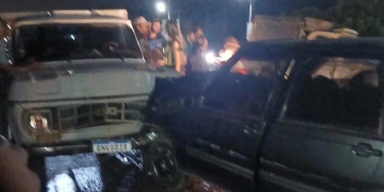 Colisão entre carro e caminhonete deixa mulher morta, em Conceição
