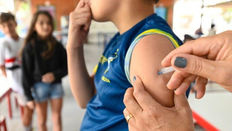 Lei garante o direito à vacinação domiciliar para pessoas com autismo na Paraíba