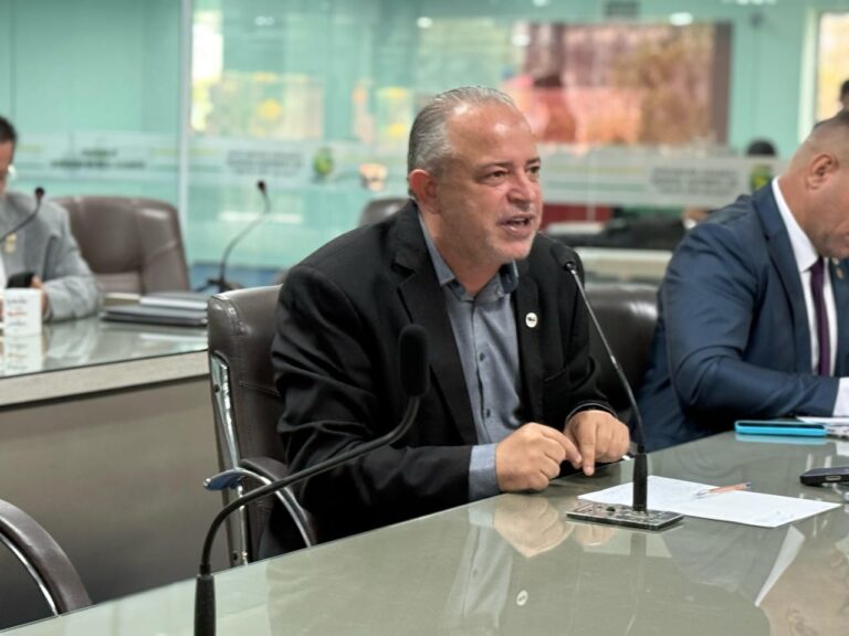 Vereador Anderson Pila cobra atenção às famílias afetadas por reativação da linha férrea em Campina Grande