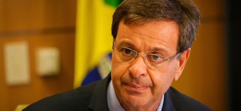 Ex-ministro Gilson Machado é preso sob suspeita de ajudar Mauro Cid a tentar fugir do Brasil