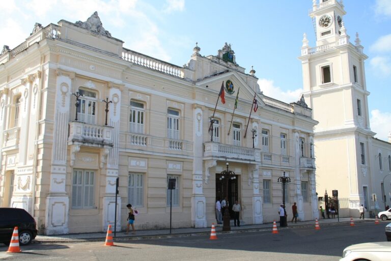 Governo amplia ponto facultativo com feriadão entre Corpus Christi e São João na PB