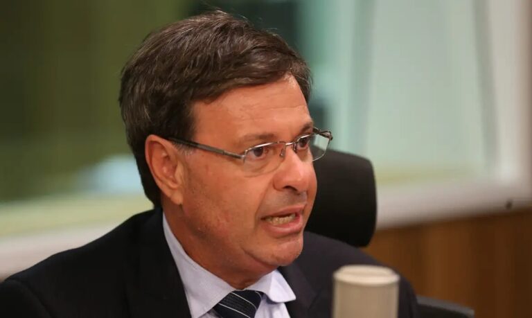 Alexandre de Moraes manda soltar ex-ministro Gilson Machado