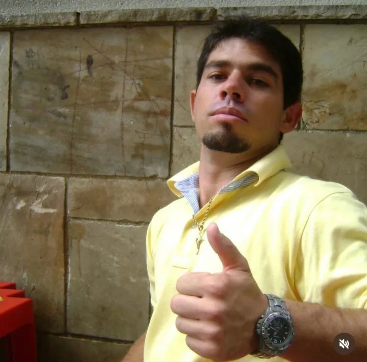 Jovem morre em grave acidente de moto ao retornar para férias na Paraíba