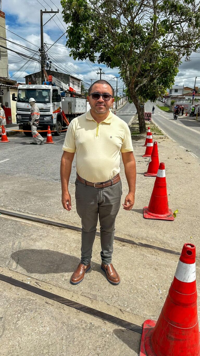 Após ações de Alexandre, Energisa inicia reordenamento de fiação em postes de Campina Grande