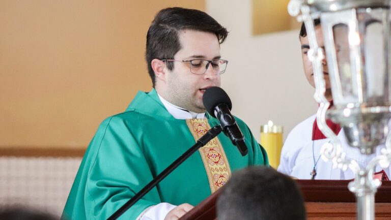 Diocese de Campina Grande se pronuncia após acusações de intolerância contra padre