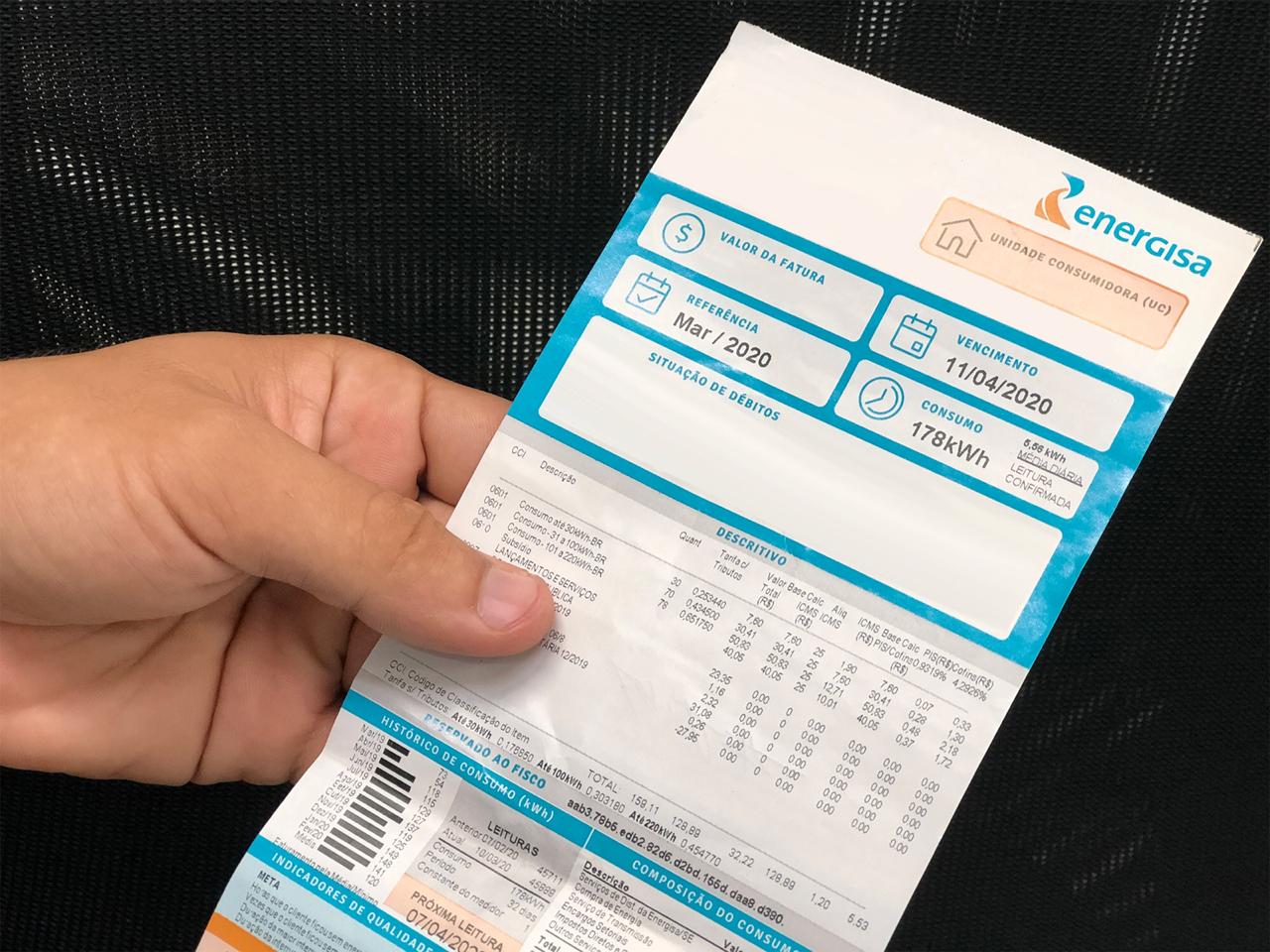 Conta de luz vai subir: Aneel aciona bandeira vermelha a partir de sexta-feira