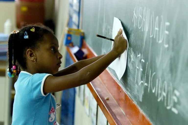 Municípios do Cariri paraibano alcançam 100% de alfabetização no 2° ano, segundo MEC