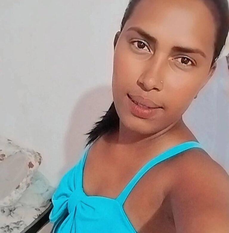 Jovem morre eletrocutada após pisar em fio durante festa de São João