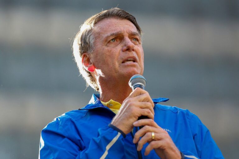 Após tarifaço de Trump contra o Brasil, Bolsonaro posta indireta a Lula: Povo ‘geme’ quando os ‘perversos governam’