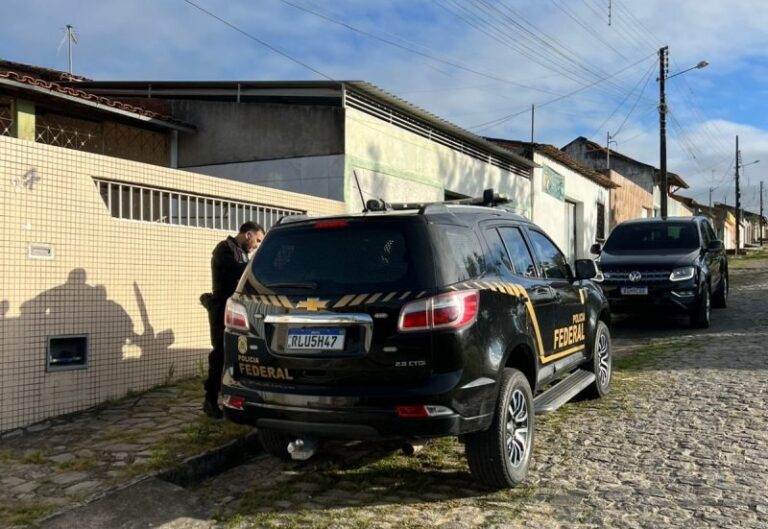 Operação da PF mira suspeito de revender dinheiro falso em Campina Grande