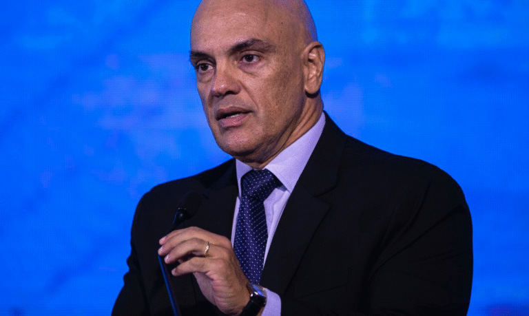 Moraes diz a Lula que não quer atuação do governo em sua defesa nos EUA