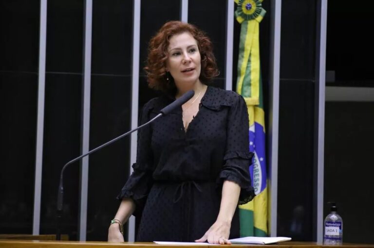 Por 9 a 2, STF condena Zambelli a 5 anos de prisão e perda do mandato
