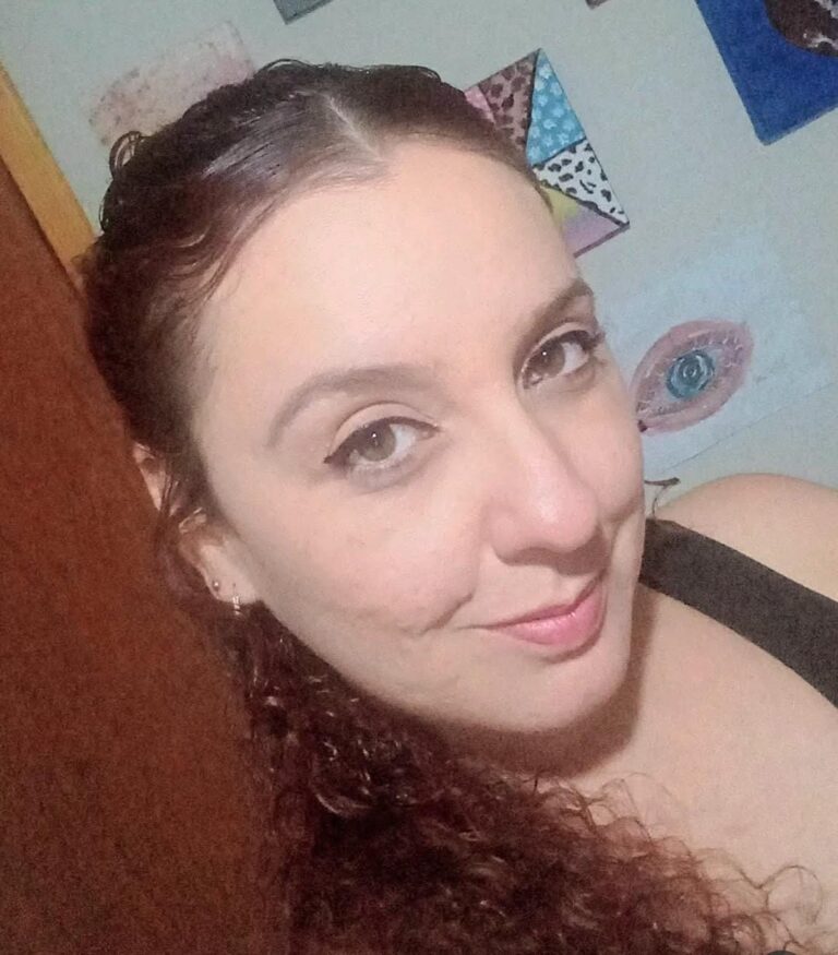 Professora morre em acidente entre caminhão e moto na Avenida Manoel Tavares, em Campina Grande