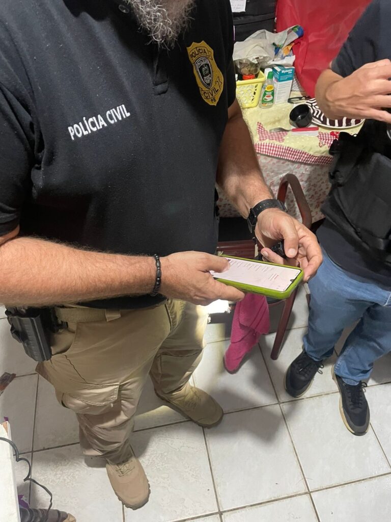 Polícia investiga jardineiro suspeito de manter arquivos de abuso sexual infantil desde 2023