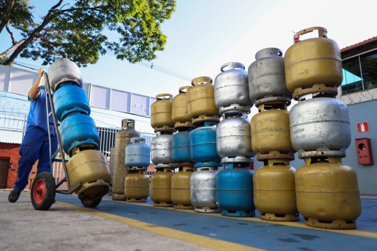 Botijão de gás na Paraíba sobe 5% a partir desta segunda-feira, com aumento de até R$ 7