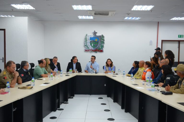 Secretária Pollyanna Werton acompanha ações e reforça assistência a famílias afetadas por rompimento de reservatório em Campina Grande