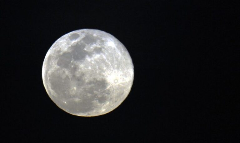 Segunda superlua do ano poderá ser vista no Brasil a partir desta quarta-feira (5)