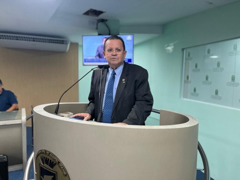 Câmara discute reforma da Feira Central após requerimento de Olimpio Oliveira