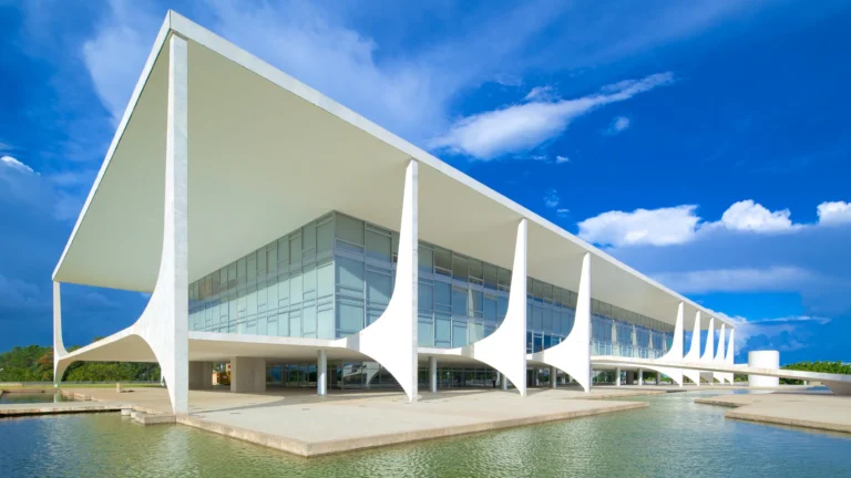 Planalto rejeita texto na Câmara que mantém escala 6×1