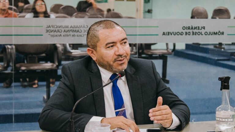 Alexandre divulga vídeo antigo do governador negando privatização da Cagepa: “Agora ele é a favor”