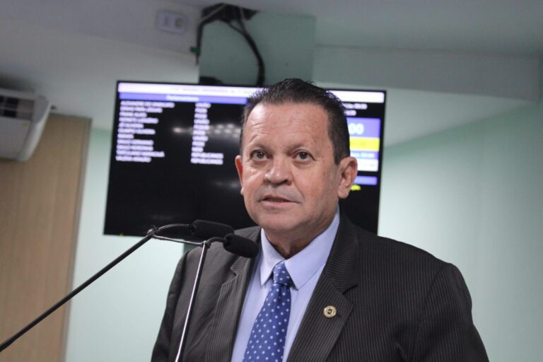 Projeto de Olimpio busca viabilizar inserção de idosos e pessoas com deficiência no mercado de trabalho