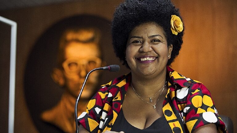 Jô Oliveira se consolida como liderança da esquerda paraibana rumo às eleições
