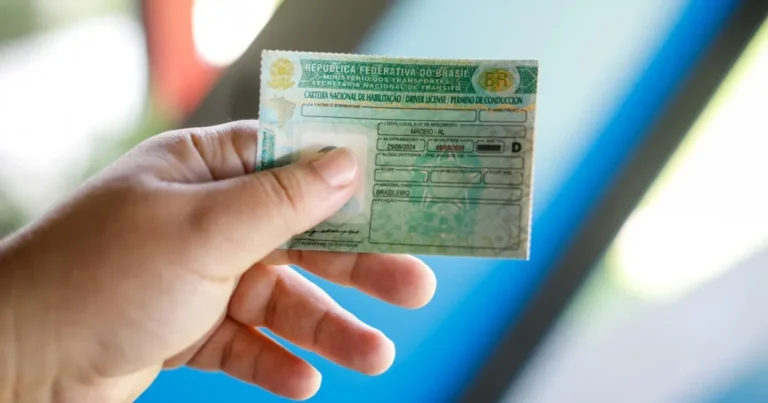 Contran muda regras da CNH e encerra exigência de aulas obrigatórias em autoescolas