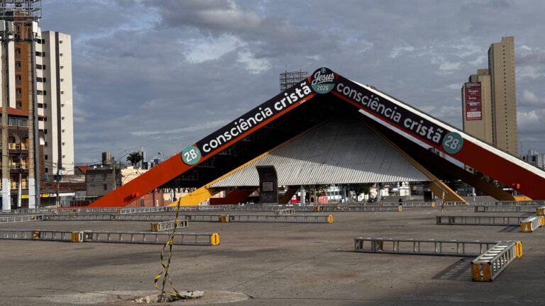 Parque do Povo começa a receber estrutura para a Consciência Cristã 2026