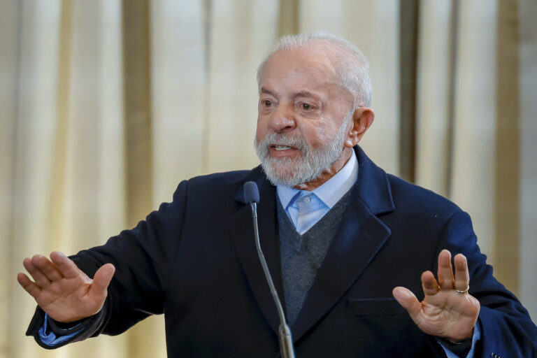 Lula veta quase R$ 50 milhões em emendas previstas para SUS na Paraíba