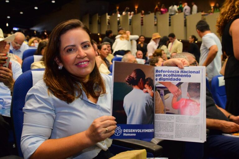 No lançamento da revista “Paraíba da Gente”, Pollyanna destaca avanços sociais do Governo da Paraíba