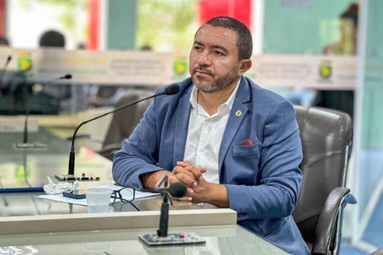 Alexandre do Sindicato articula votação de projeto que amplia licença-maternidade