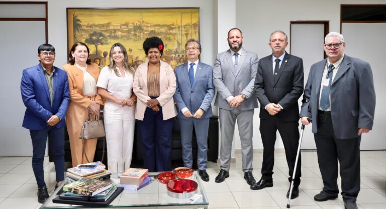 Em visita ao TCE-PB, Jô Oliveira reforça preocupação com a saúde de Campina Grande