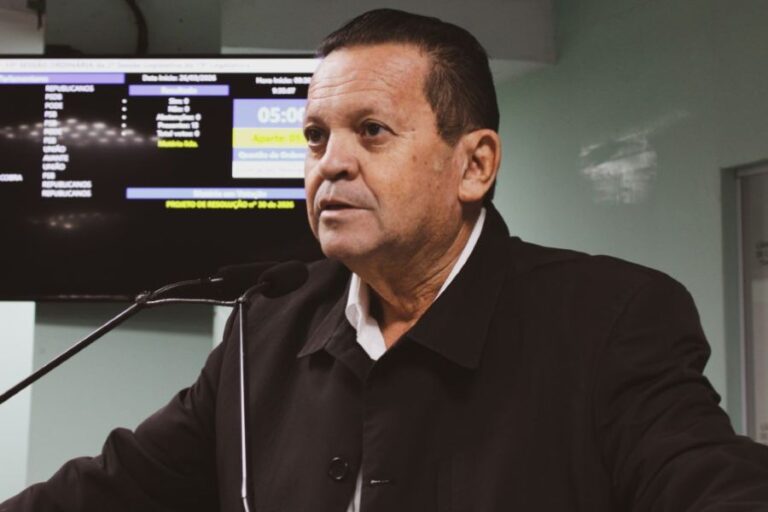 Projeto de Olimpio obriga estabelecimentos a denunciar uso irregular de vagas de idosos e pessoas com deficiência
