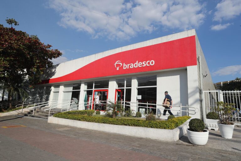 Procon-CG aplica multa de R$ 100 mil ao banco Bradesco