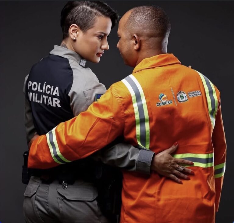 Gari e capitã da Polícia Militar celebram 25 anos de união em ensaio emocionante