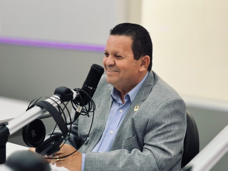 Olimpio Oliveira cobra à PMCG pagamento do 14º salário e valorização real dos professores